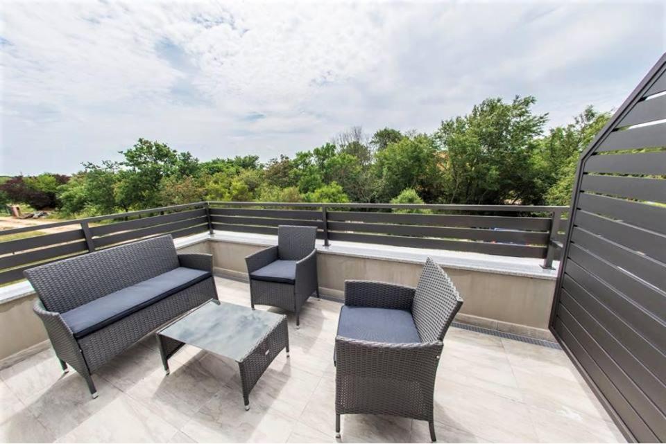 Apartments Mojeljeto 法扎纳 外观 照片